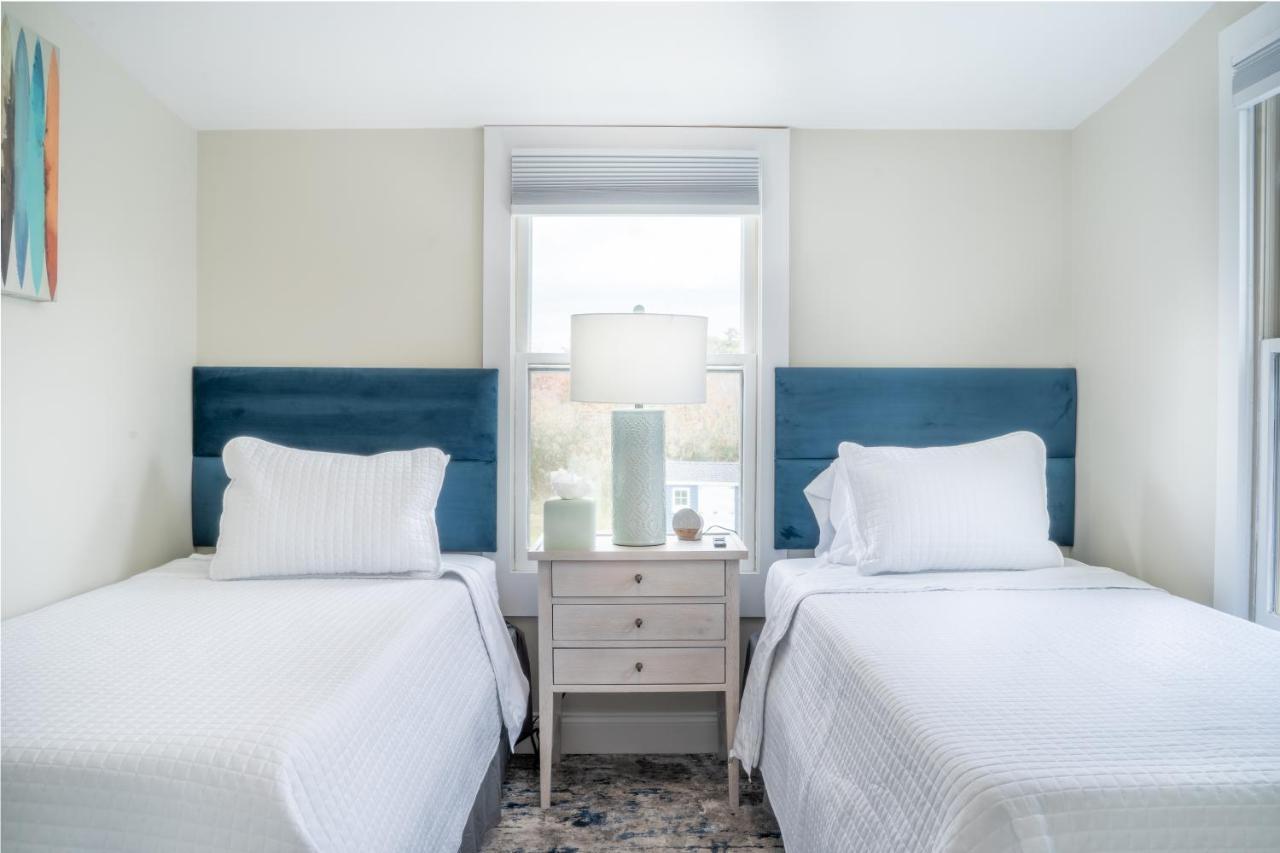 935 Ocean, A Beachside Inn ハンプトン エクステリア 写真