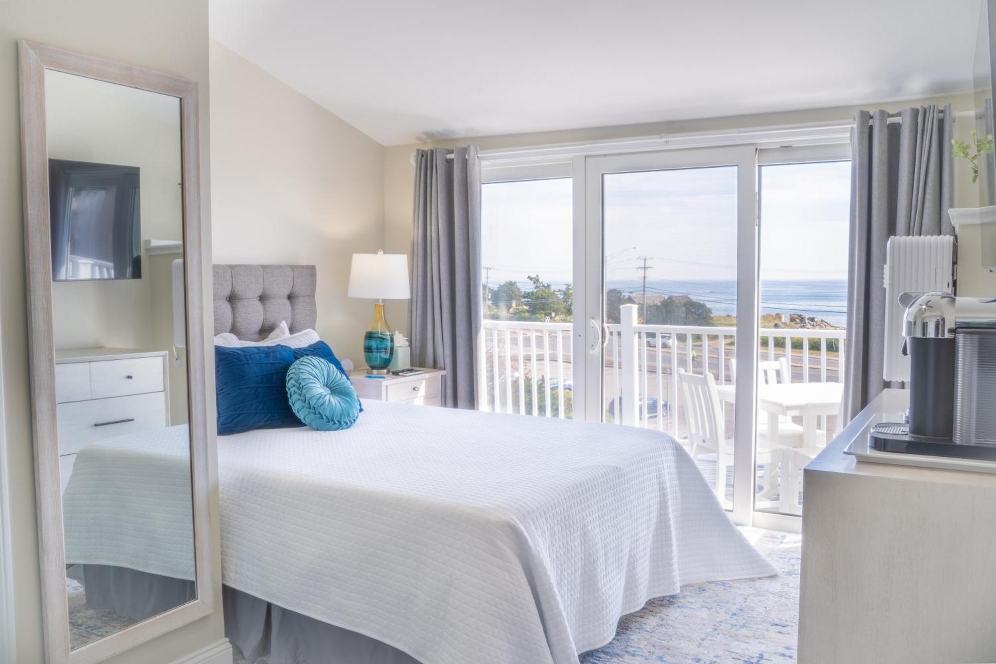 935 Ocean, A Beachside Inn ハンプトン エクステリア 写真