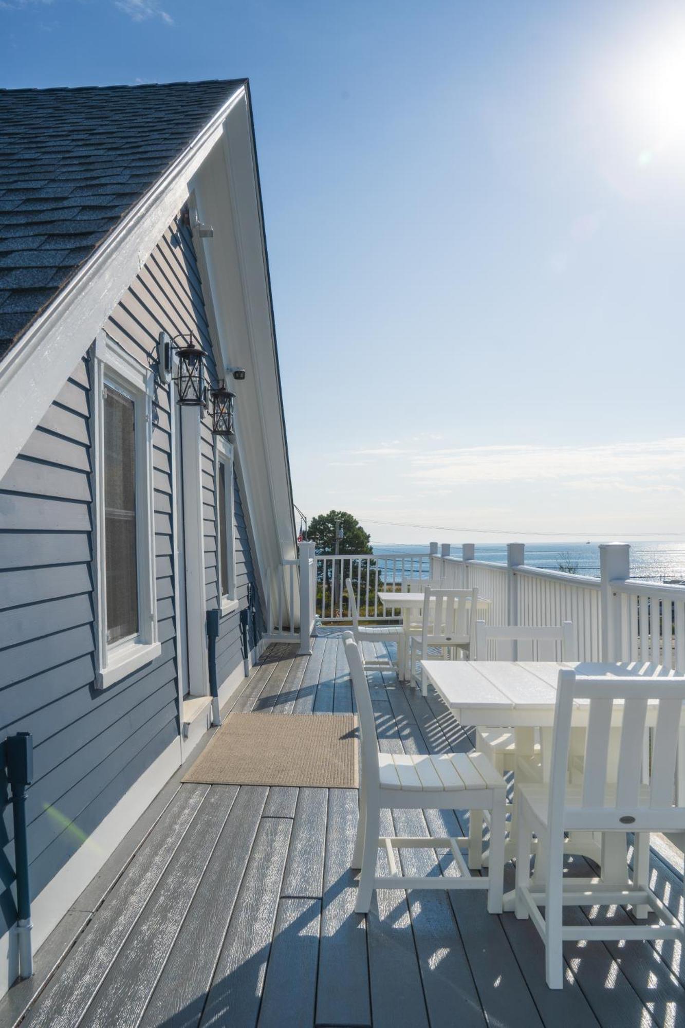 935 Ocean, A Beachside Inn ハンプトン エクステリア 写真