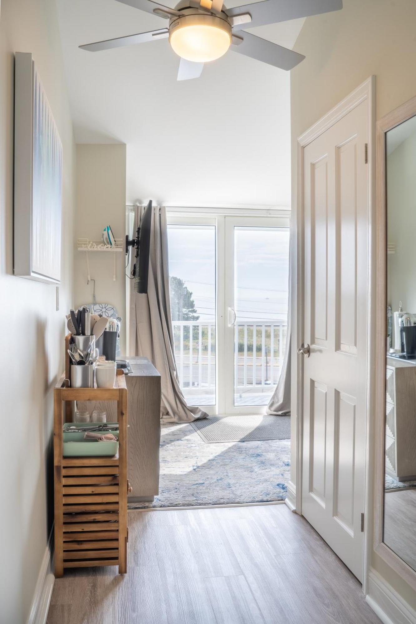 935 Ocean, A Beachside Inn ハンプトン エクステリア 写真