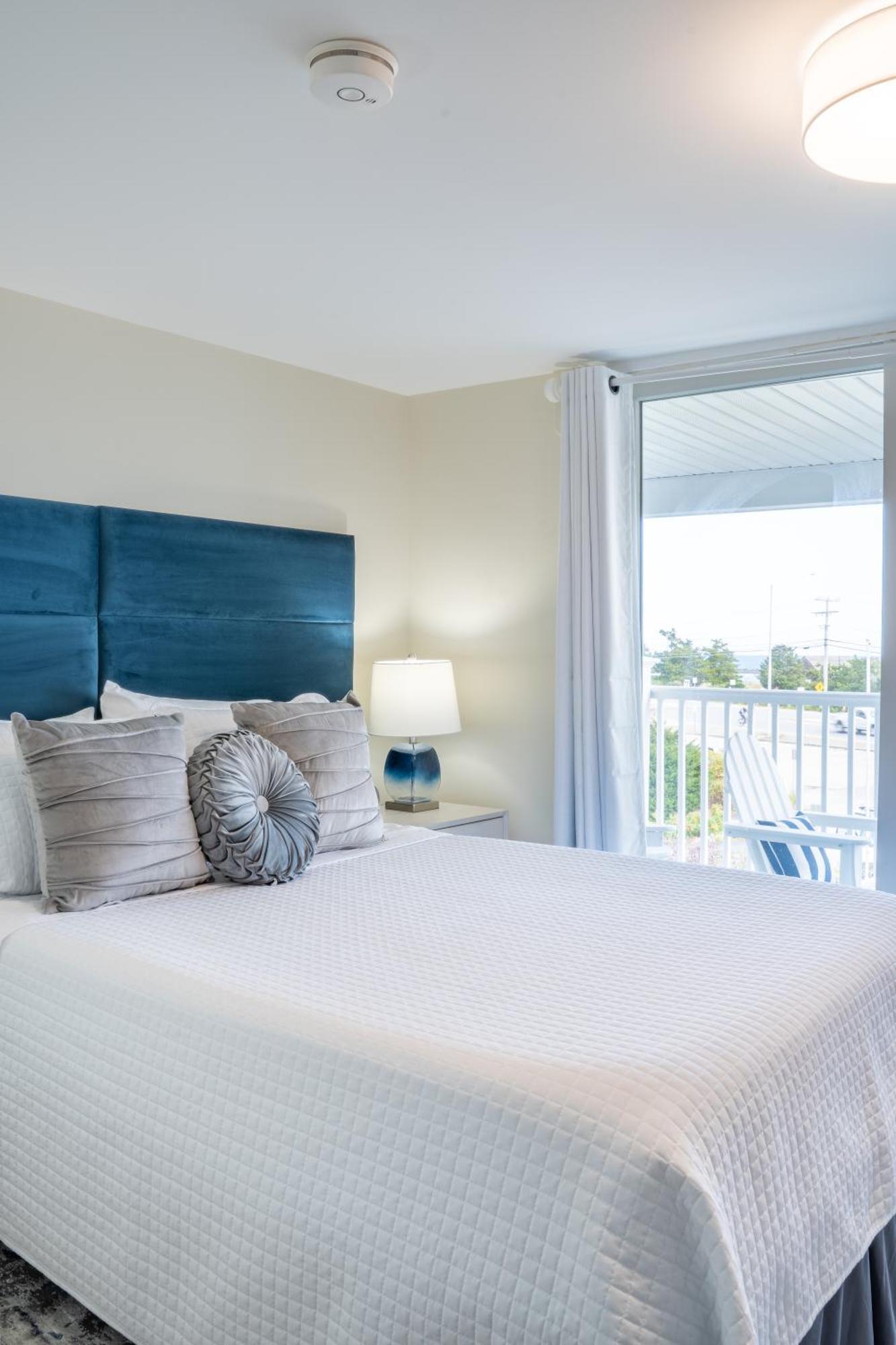935 Ocean, A Beachside Inn ハンプトン エクステリア 写真