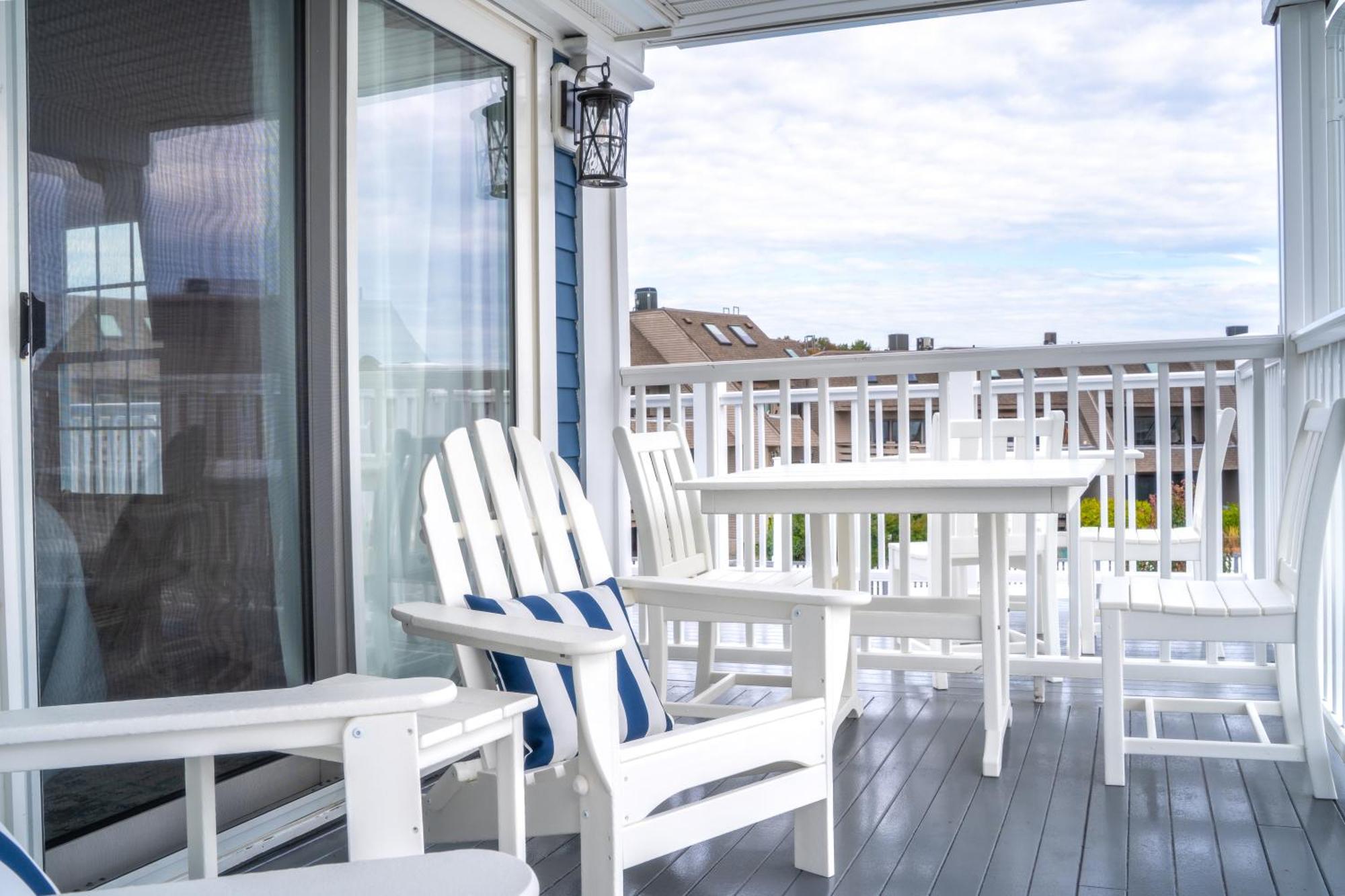935 Ocean, A Beachside Inn ハンプトン エクステリア 写真