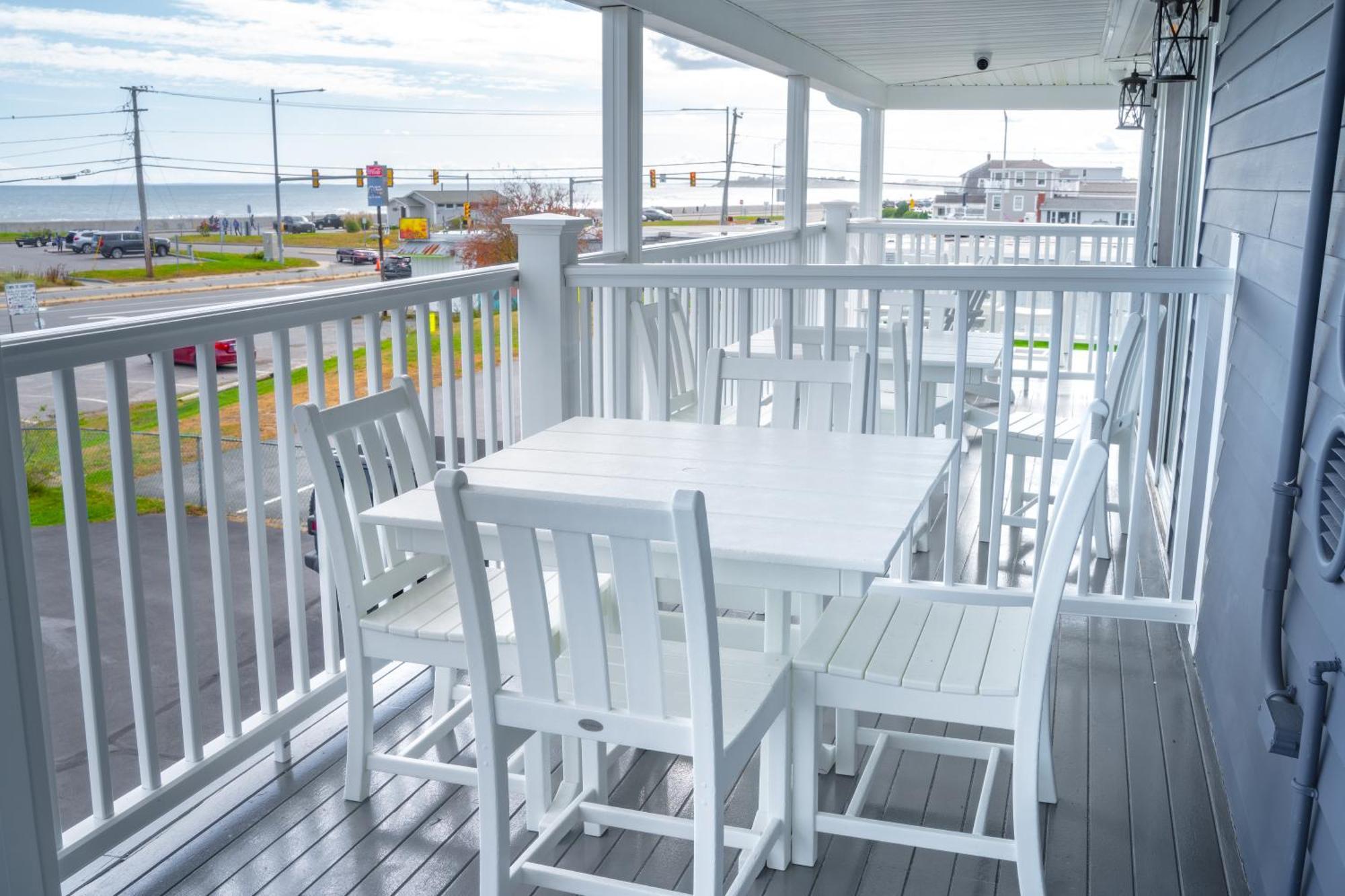 935 Ocean, A Beachside Inn ハンプトン エクステリア 写真